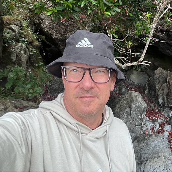 Meet your Posher, Rob - Picture 1 of 1